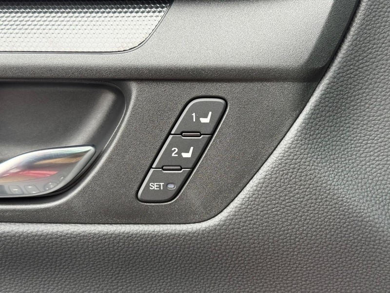 Honda CR-V Hybrid Vehicle Image 11