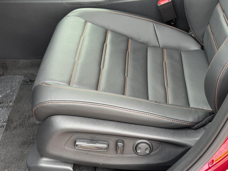 Honda CR-V Hybrid Vehicle Image 18