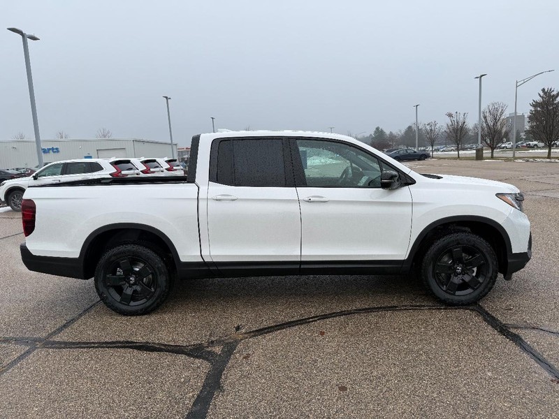 Honda Ridgeline Vehicle Image 2