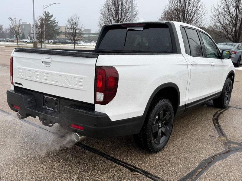 Honda Ridgeline Vehicle Image 3