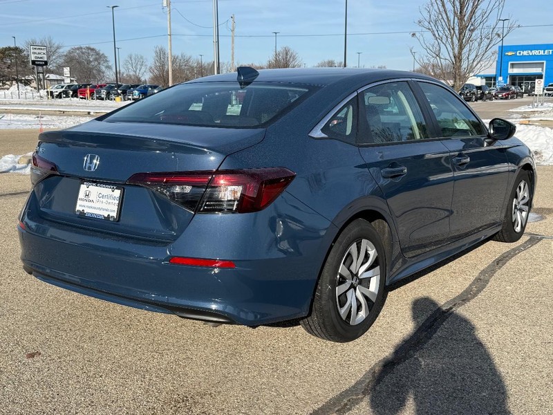 Honda Civic Sedan Vehicle Full-screen Gallery Image 03