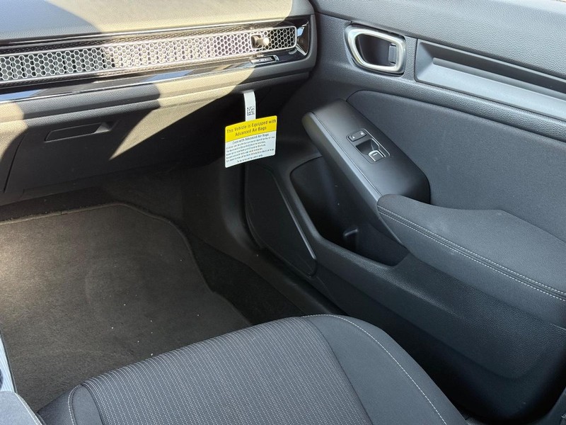 Honda Civic Sedan Vehicle Full-screen Gallery Image 14