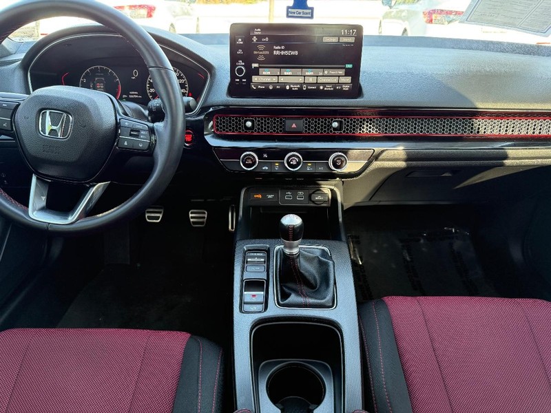 Honda Civic Si Vehicle Full-screen Gallery Image 10