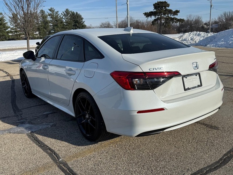 Honda Civic Sedan Vehicle Full-screen Gallery Image 05