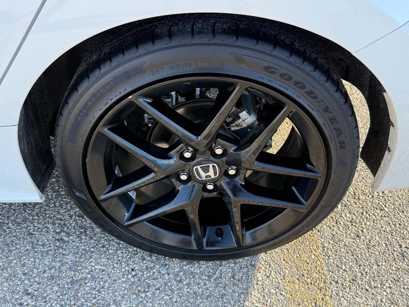 Honda Civic Sedan Vehicle Full-screen Gallery Image 06