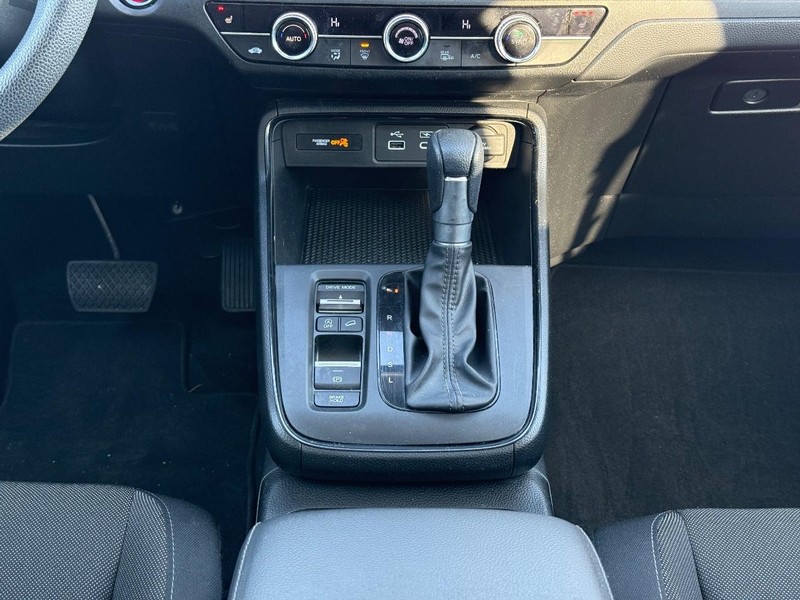 Honda CR-V Vehicle Full-screen Gallery Image 12