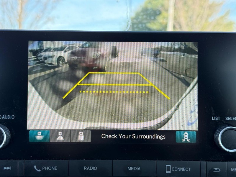 Honda CR-V Vehicle Full-screen Gallery Image 17