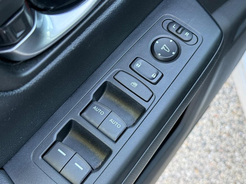 Honda CR-V Vehicle Full-screen Gallery Image 19