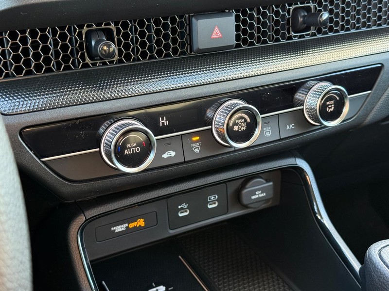 Honda CR-V Vehicle Image 19