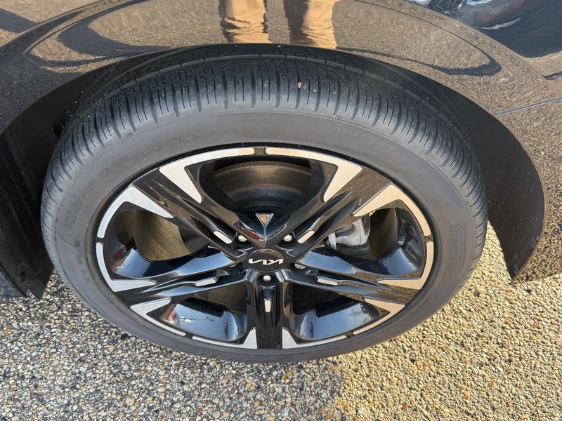 Kia K5 Vehicle Image 7