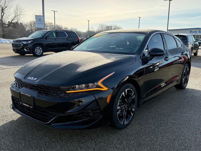 Kia K5 Vehicle Image 8