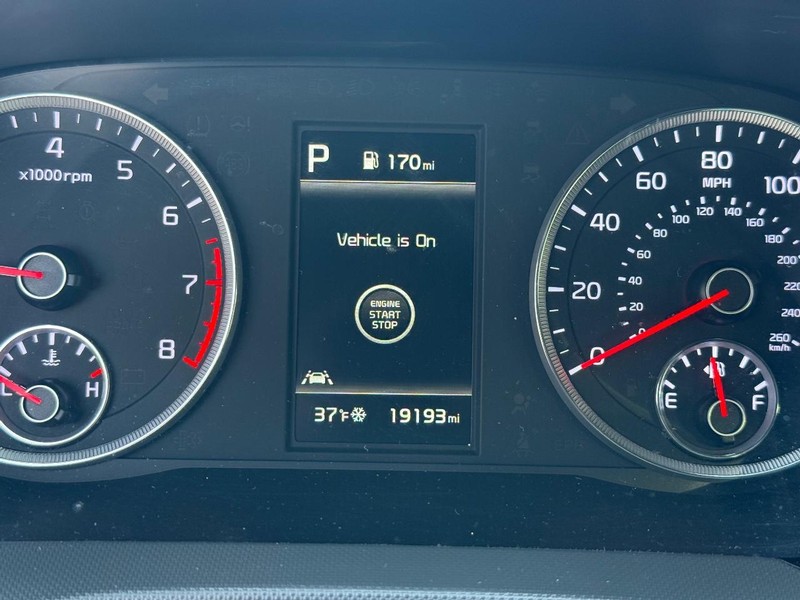 Kia K5 Vehicle Image 18