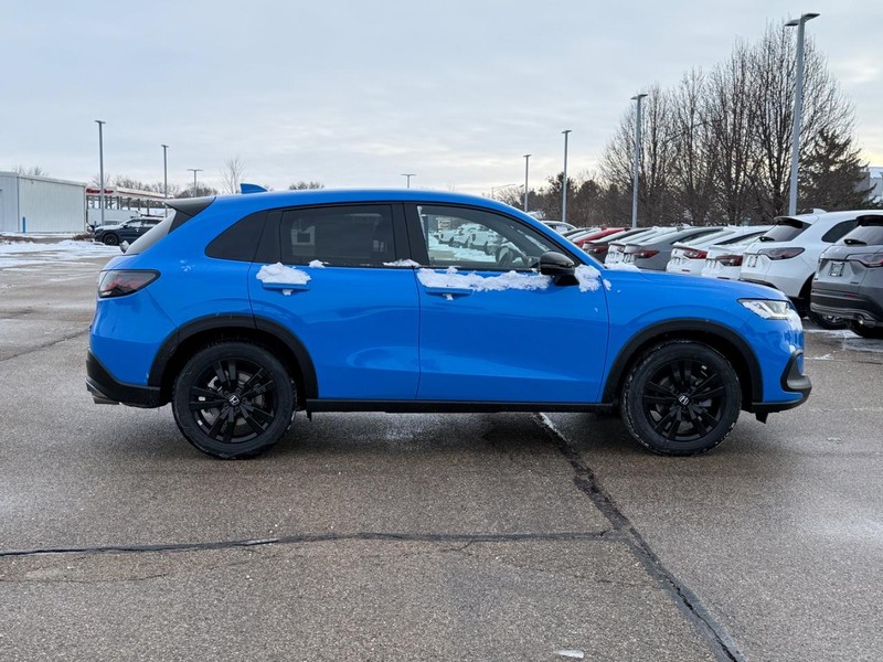 Honda HR-V Vehicle Image 2