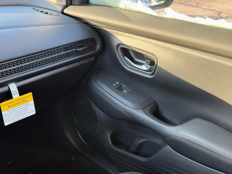 Honda HR-V Vehicle Image 14