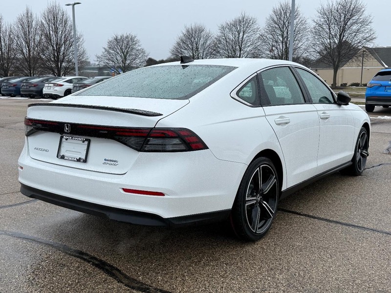 Honda Accord Hybrid Vehicle Image 3