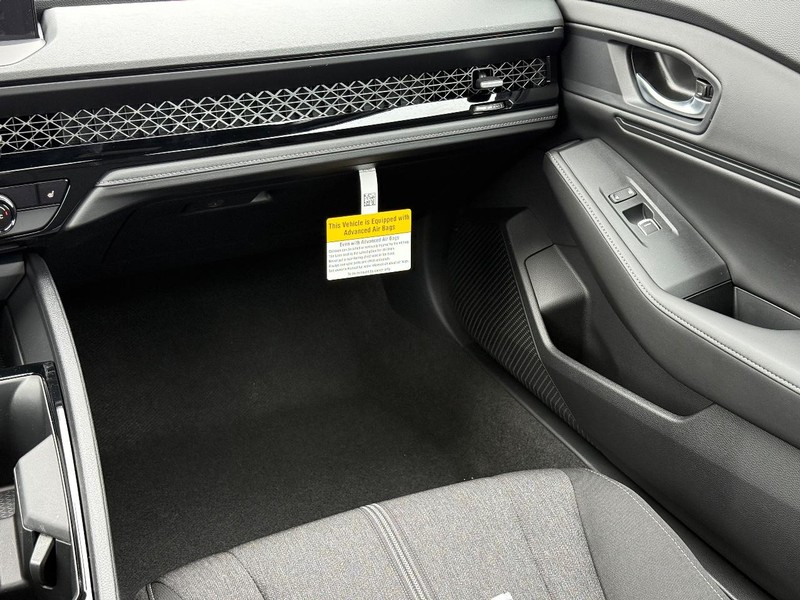 Honda Accord Hybrid Vehicle Image 9