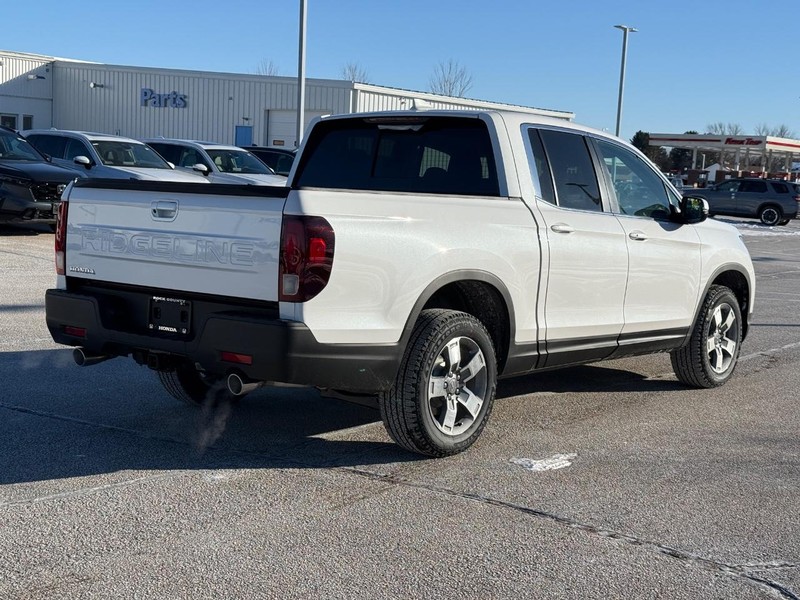 Honda Ridgeline Vehicle Image 3
