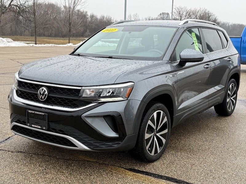 Volkswagen Taos Vehicle Full-screen Gallery Image 08