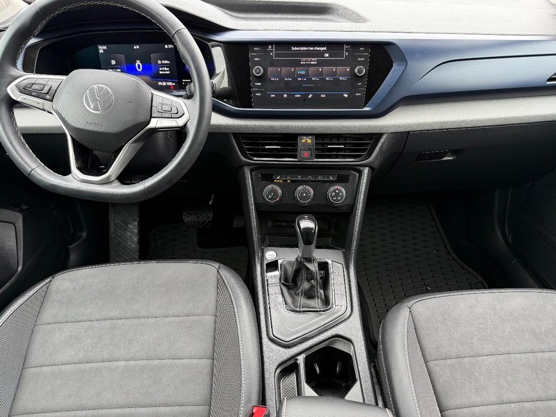 Volkswagen Taos Vehicle Full-screen Gallery Image 11