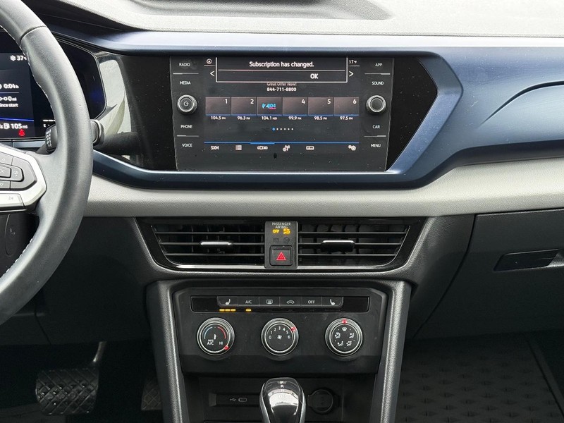 Volkswagen Taos Vehicle Full-screen Gallery Image 12