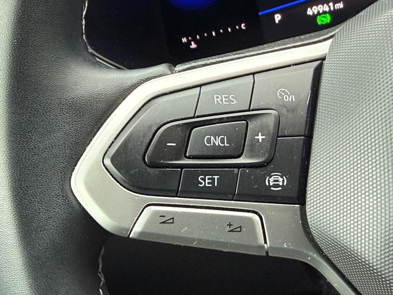 Volkswagen Taos Vehicle Full-screen Gallery Image 16