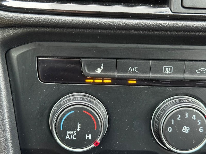 Volkswagen Taos Vehicle Full-screen Gallery Image 20