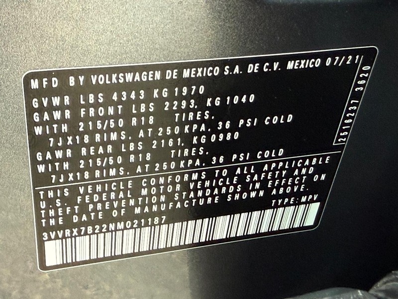 Volkswagen Taos Vehicle Full-screen Gallery Image 23