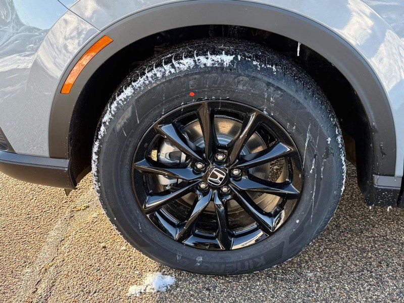 Honda CR-V Hybrid Vehicle Image 6