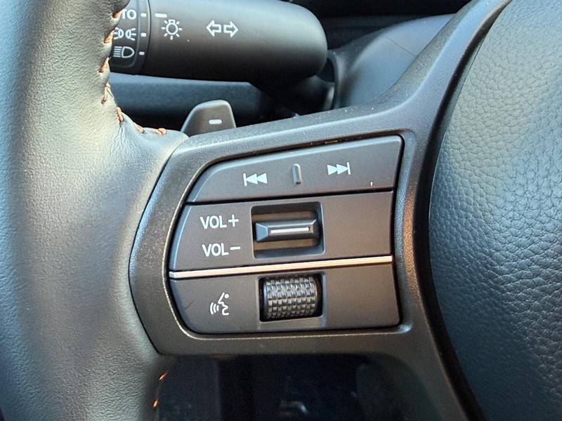Honda CR-V Hybrid Vehicle Image 9