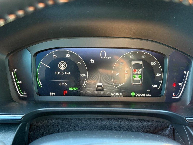 Honda CR-V Hybrid Vehicle Image 11