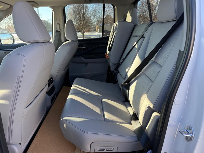 Honda Ridgeline Vehicle Image 9