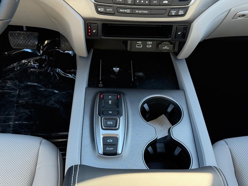 Honda Ridgeline Vehicle Image 12