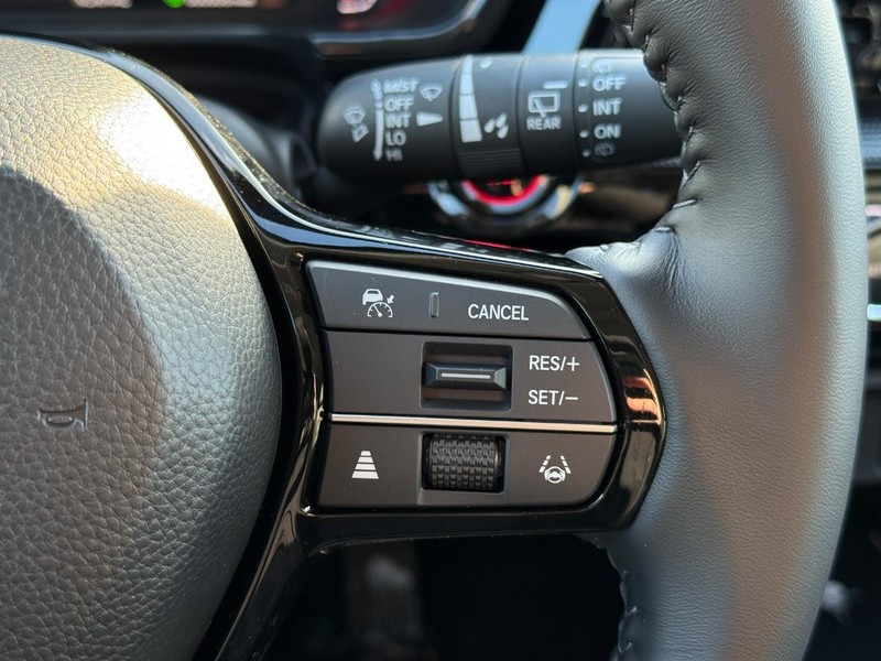 Honda CR-V Vehicle Image 15