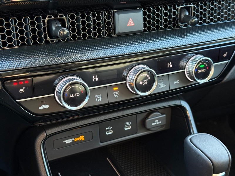 Honda CR-V Vehicle Image 18