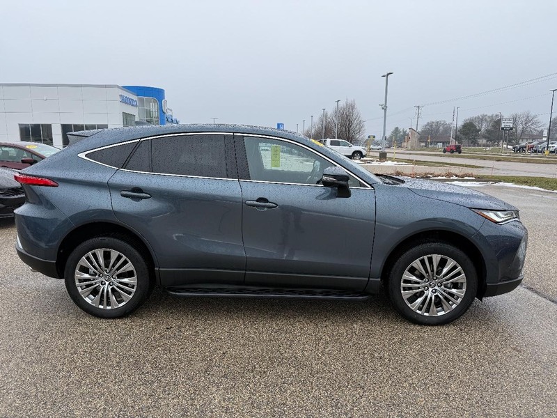 Toyota Venza Vehicle Image 2