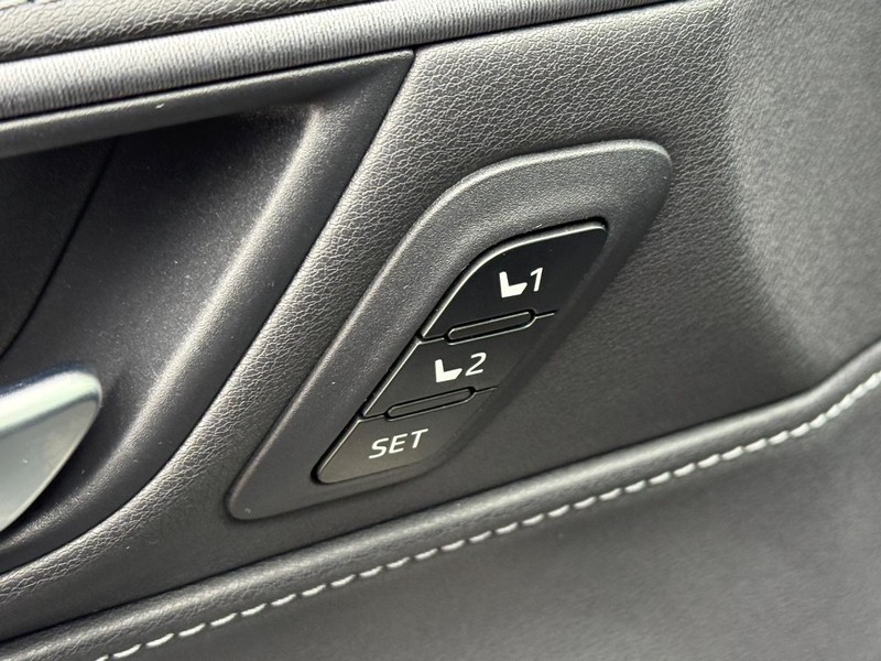 Toyota Venza Vehicle Image 23