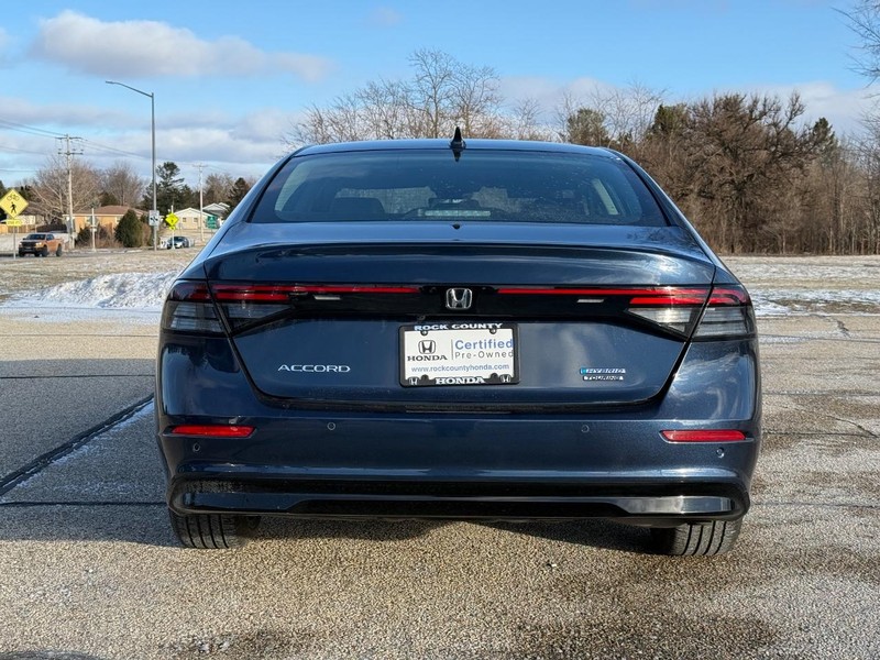 Honda Accord Hybrid Vehicle Full-screen Gallery Image 04