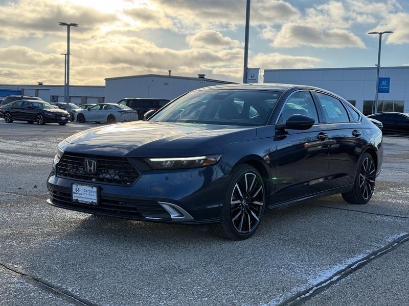 Honda Accord Hybrid Vehicle Full-screen Gallery Image 07