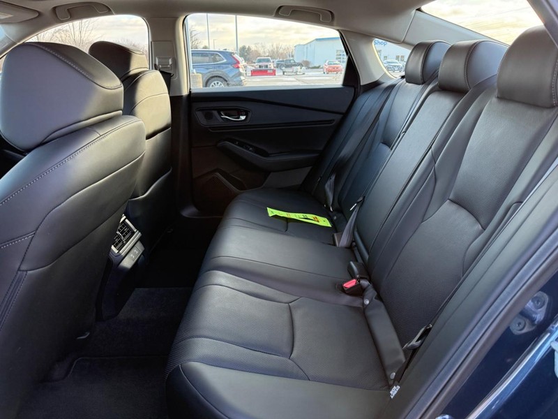 Honda Accord Hybrid Vehicle Full-screen Gallery Image 09