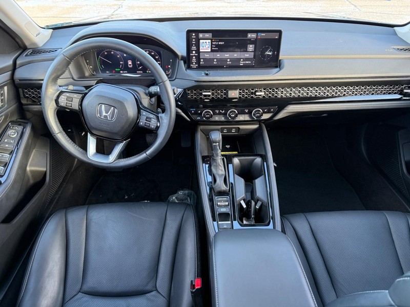 Honda Accord Hybrid Vehicle Full-screen Gallery Image 10