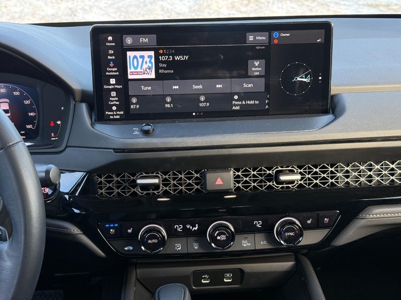 Honda Accord Hybrid Vehicle Full-screen Gallery Image 11