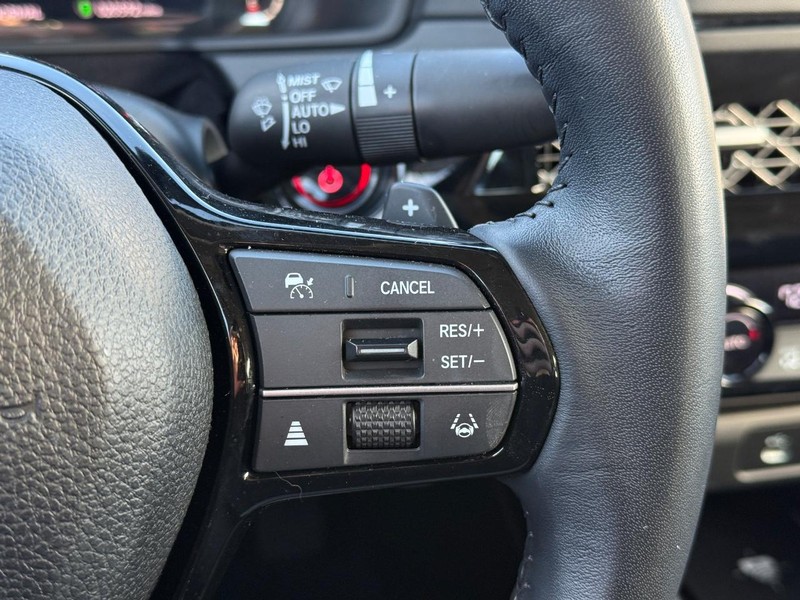 Honda Accord Hybrid Vehicle Full-screen Gallery Image 16