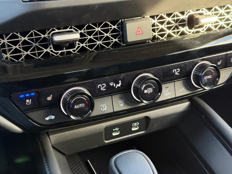 Honda Accord Hybrid Vehicle Full-screen Gallery Image 19