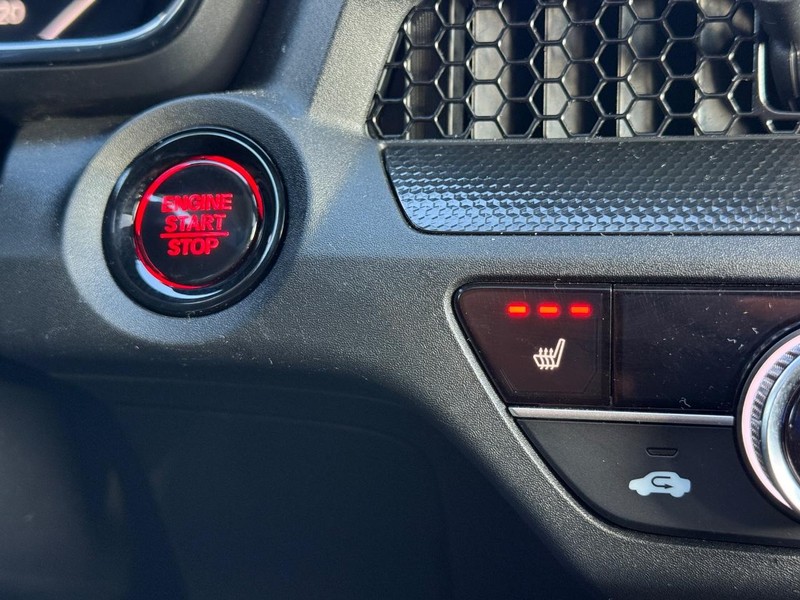 Honda CR-V Vehicle Full-screen Gallery Image 15