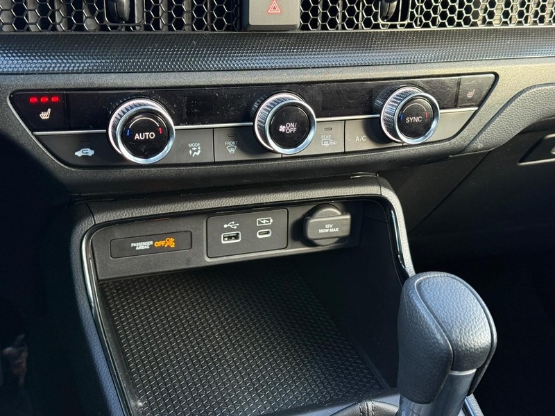 Honda CR-V Vehicle Full-screen Gallery Image 18