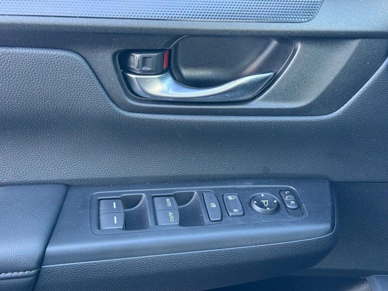 Honda CR-V Vehicle Full-screen Gallery Image 22