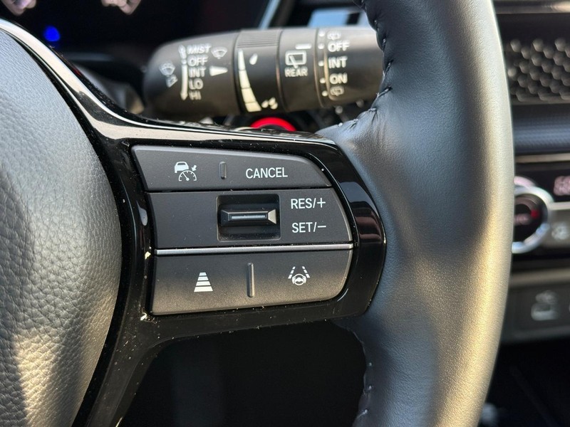Honda CR-V Vehicle Full-screen Gallery Image 16