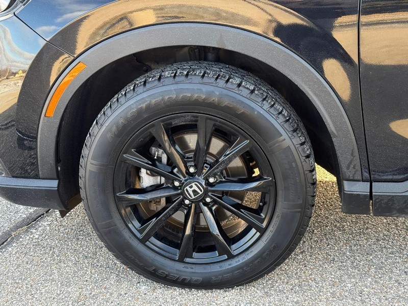 Honda CR-V Hybrid Vehicle Full-screen Gallery Image 06