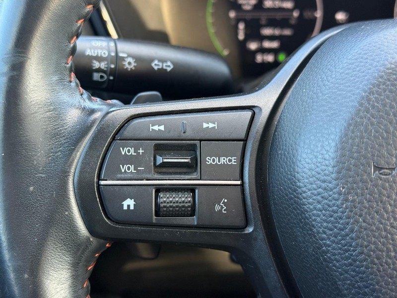 Honda CR-V Hybrid Vehicle Full-screen Gallery Image 15