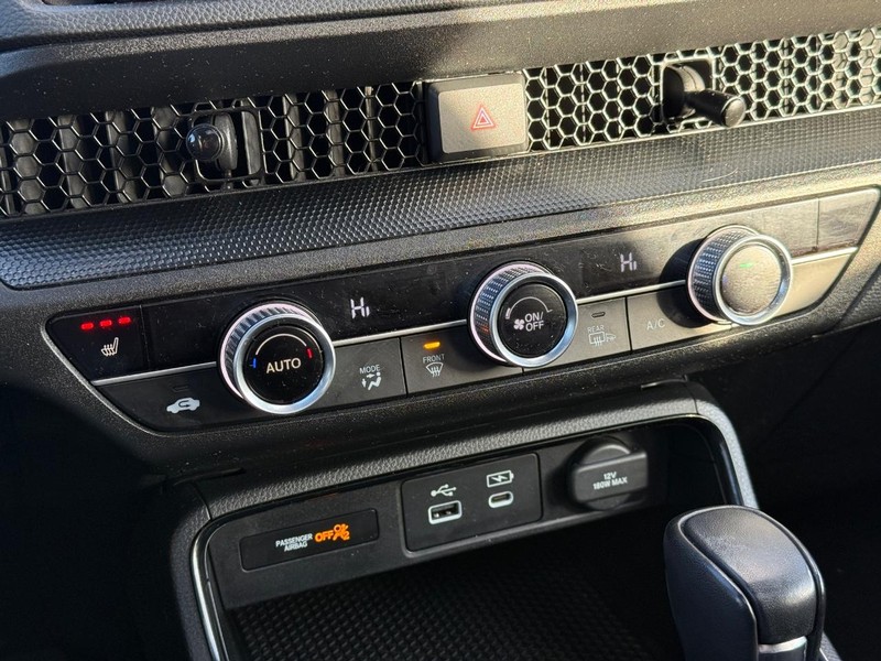 Honda CR-V Hybrid Vehicle Full-screen Gallery Image 19